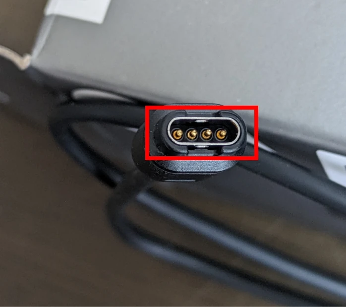 USB充電ケーブルの充電端子ピン