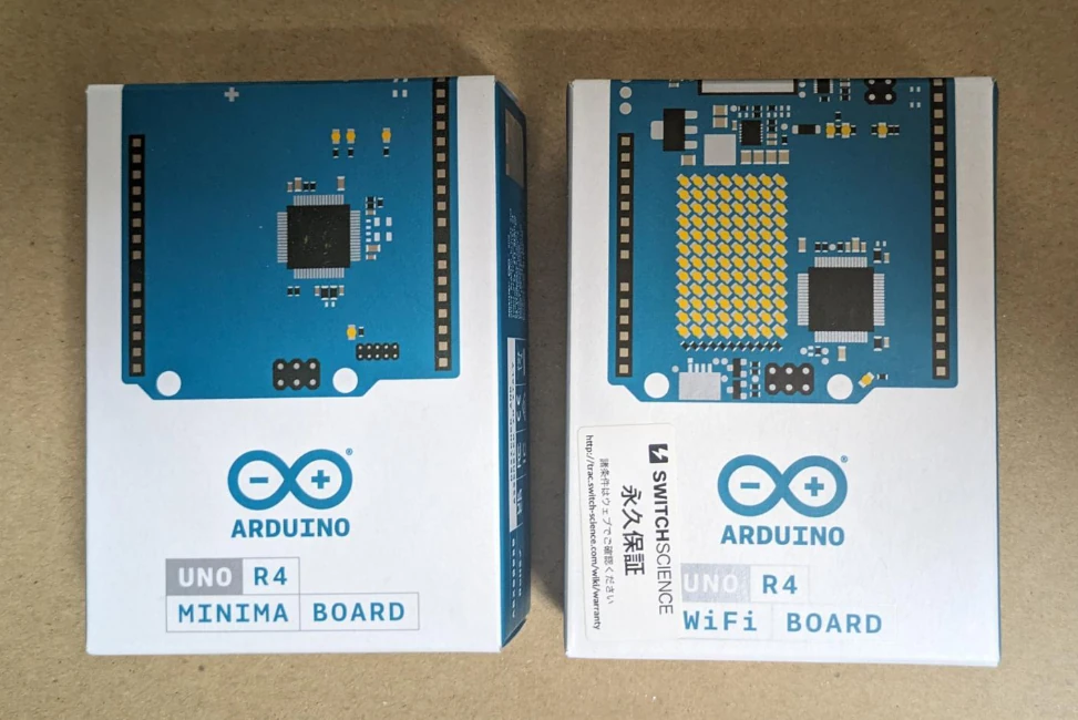 Arduino UNO R4 MimimaとWIFIの梱包箱(表)の比較写真